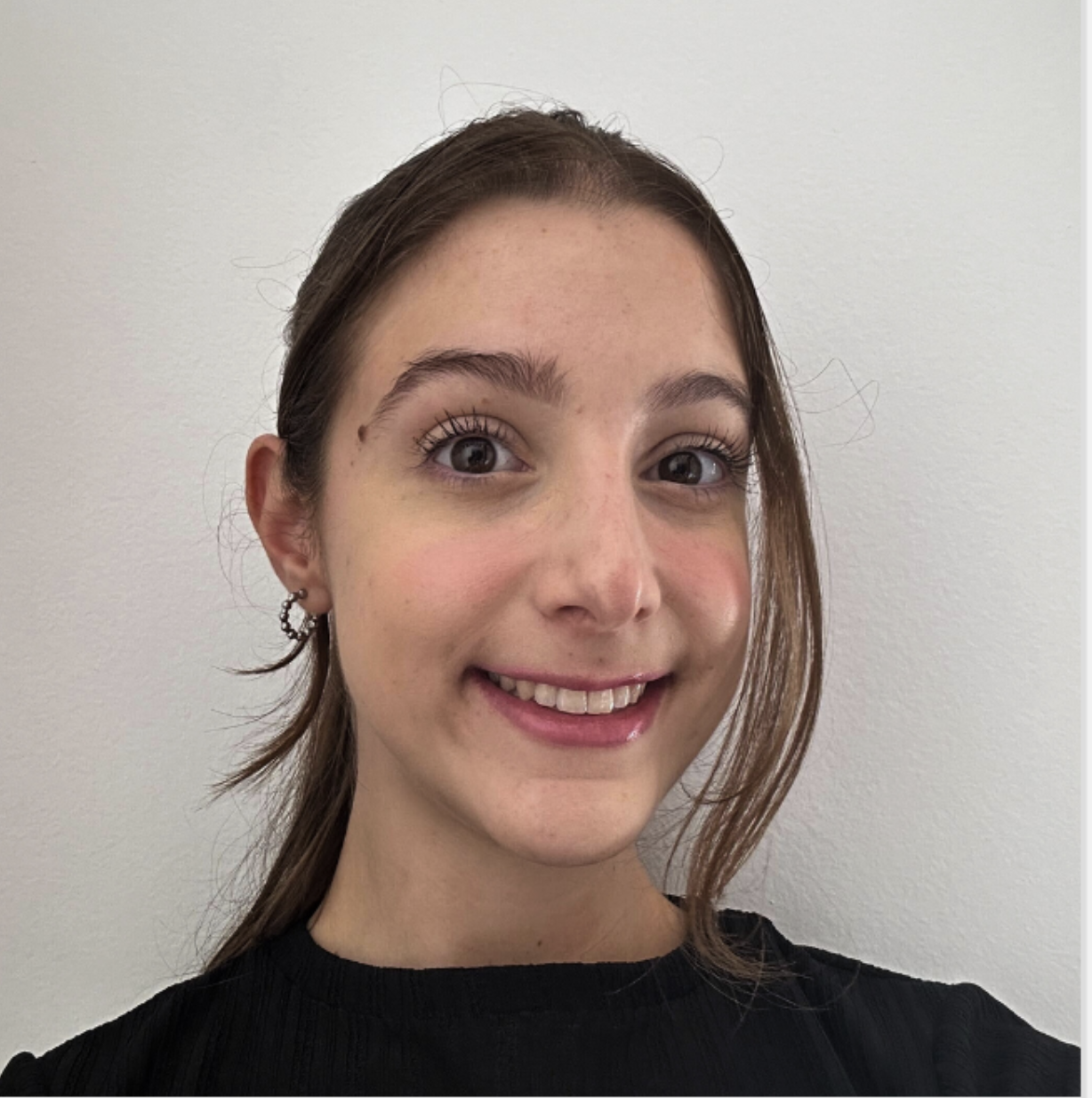 Tainá Serrador Ginéz Kfoury